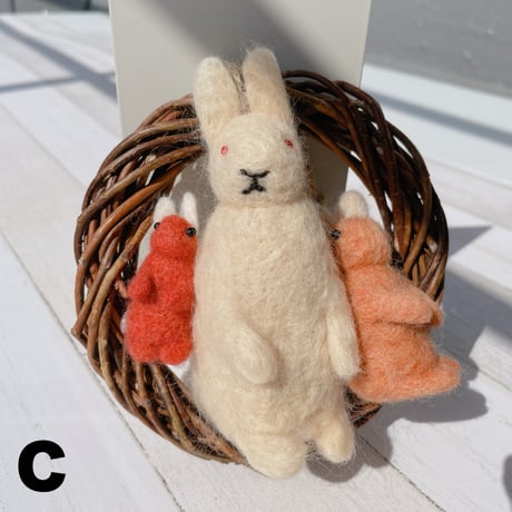 《handmade》ウサギのリース（中）