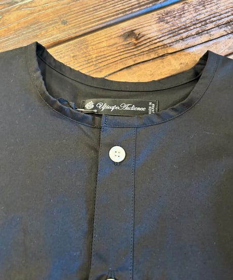 AUDIENCE " コットンツイル ダンプ エアタンブラー クルーネック スリーピングシャツ “ AUD6397