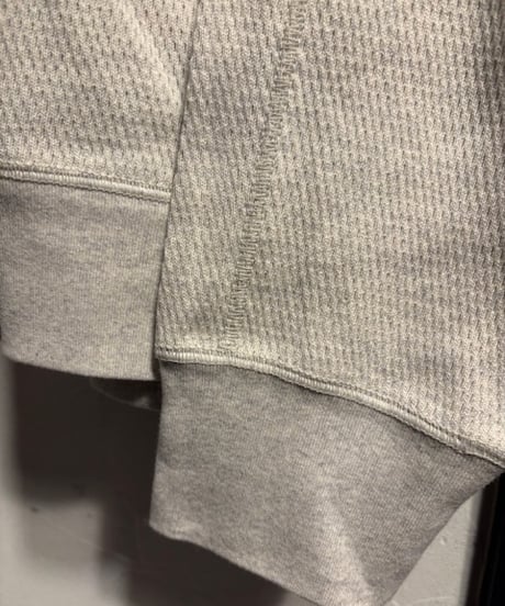 AUDIENCE " 「和歌山」 空紡糸ハニカムニット 9oz クルーネック ミリタリースリーヴニットソー " ⁡ AUD6589