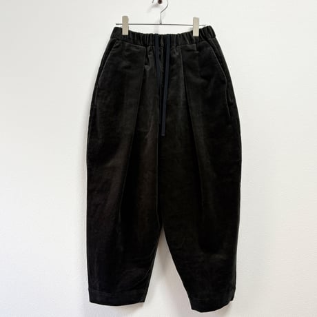 結yui PLANER EASY PANTS LOOSE DENIM ブラック WIDE TUCK EASY