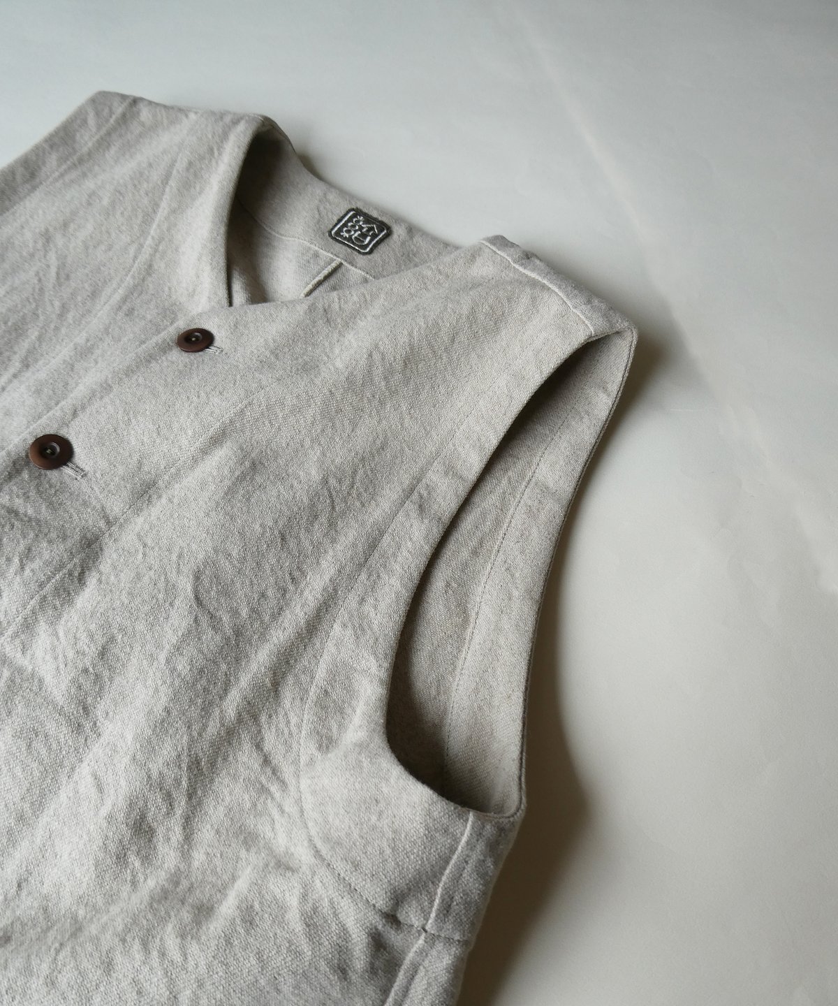 結-yui- 2 BUTTON VEST C/F GABARDINE1 YUI ”2BUTTON VEST” C/F GABARDINE BLACK YV-001 - SIGNAL