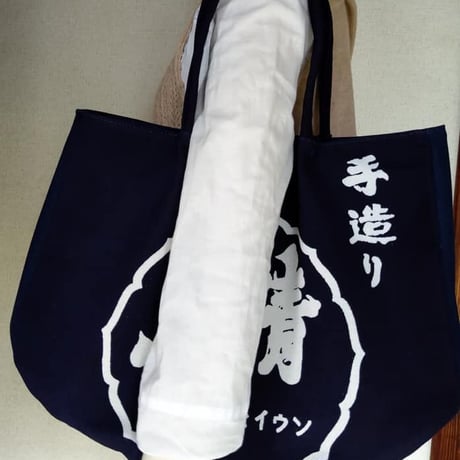 藍染前掛け【晴雲酒造】を使った2本手マグネットラウンドバッグ