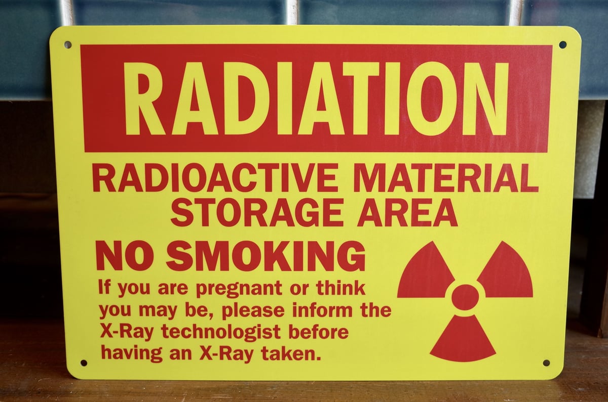 RADIATION NO SMOKING 看板 メタルサイン 放射線エリア | Collec