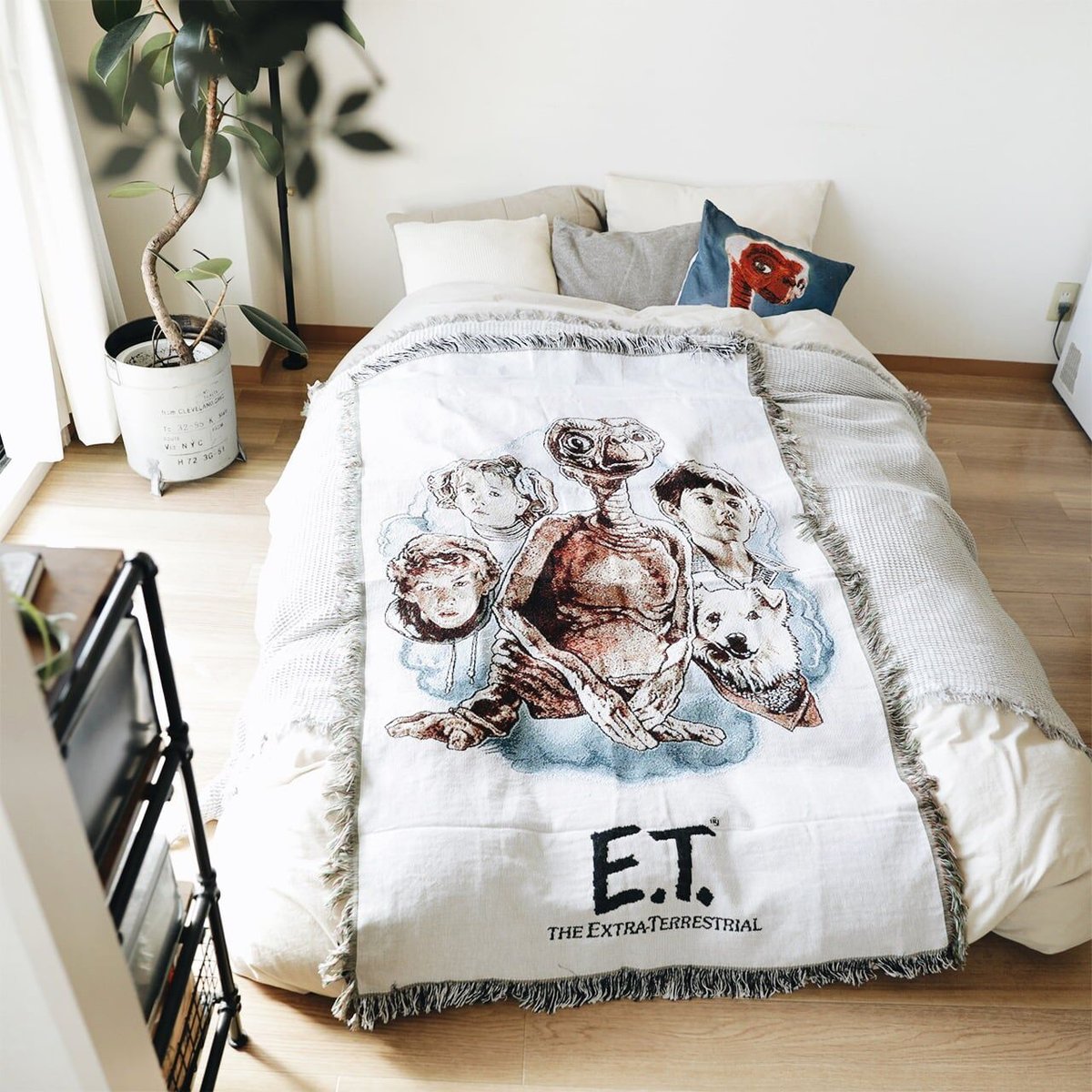 新品 E.T.タペストリーラグ　マルチカバー E.T. ラグ かけるだけ タペストリーラグ マルチマット マルチクロス