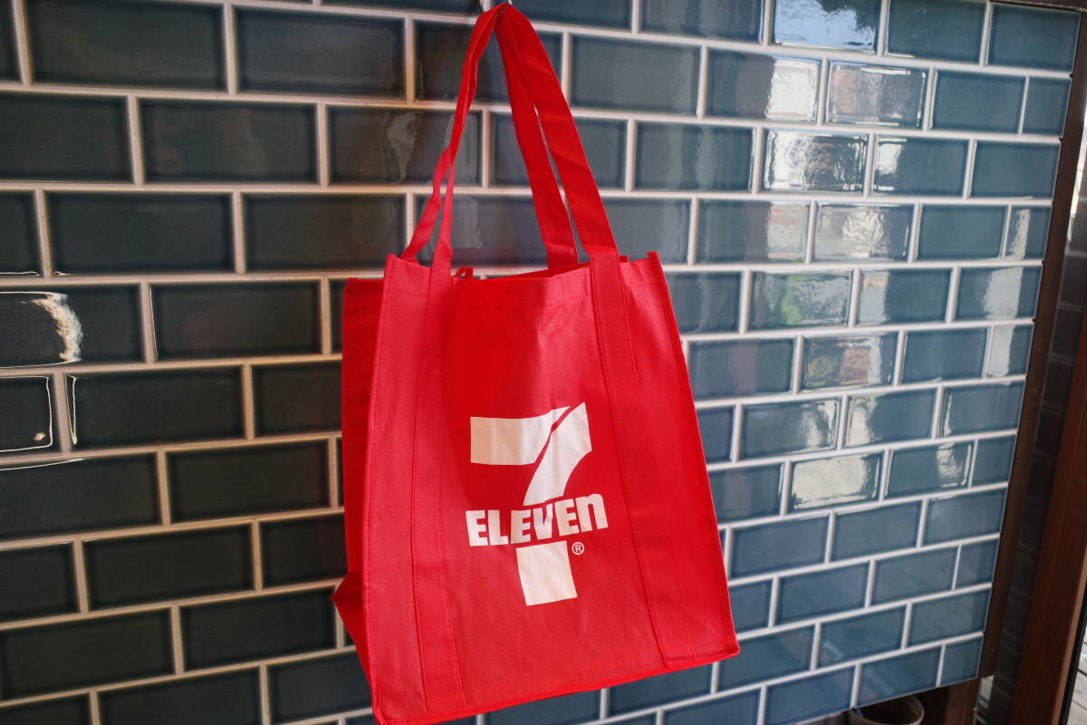 新品 US限定 7eleven トートバッグ RED | Collection Market