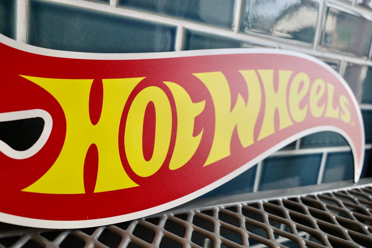 新品 Hotwheels ホットウィール メタルサイン アメリカ製 看板 新品 Hotwheels ホットウィール メタルサイン アメリカ製 看板