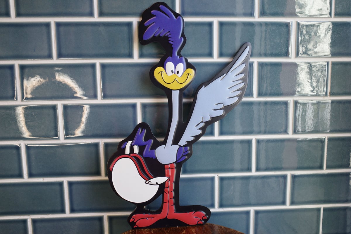 新品 ロードランナー ROAD RUNNER エンボス メタルサイン
