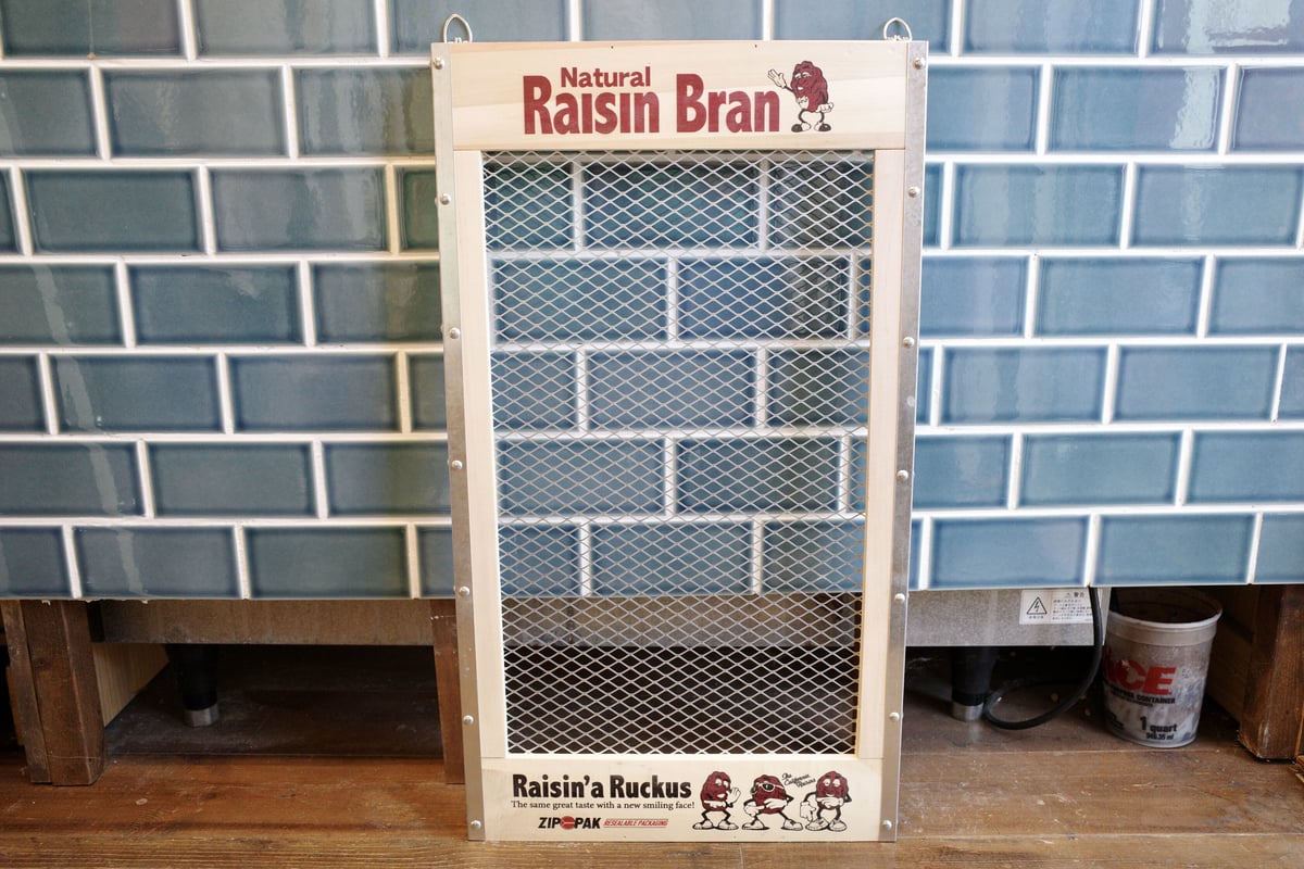 新品 カリフォルニアレーズン ディスプレイボード WOOD RACK フェンス