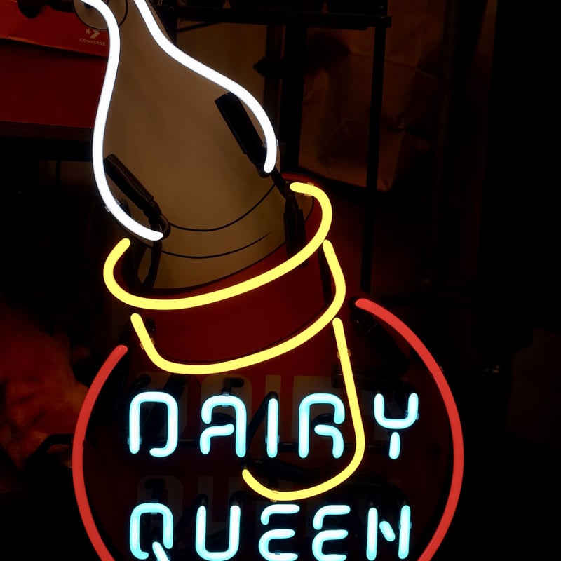 DAIRY QUEEN デイリークイーン ネオンライト 看板 NEON アメリカ DAIRY QUEEN デイリークイーン ネオンライト 看板 NEON アメリカ