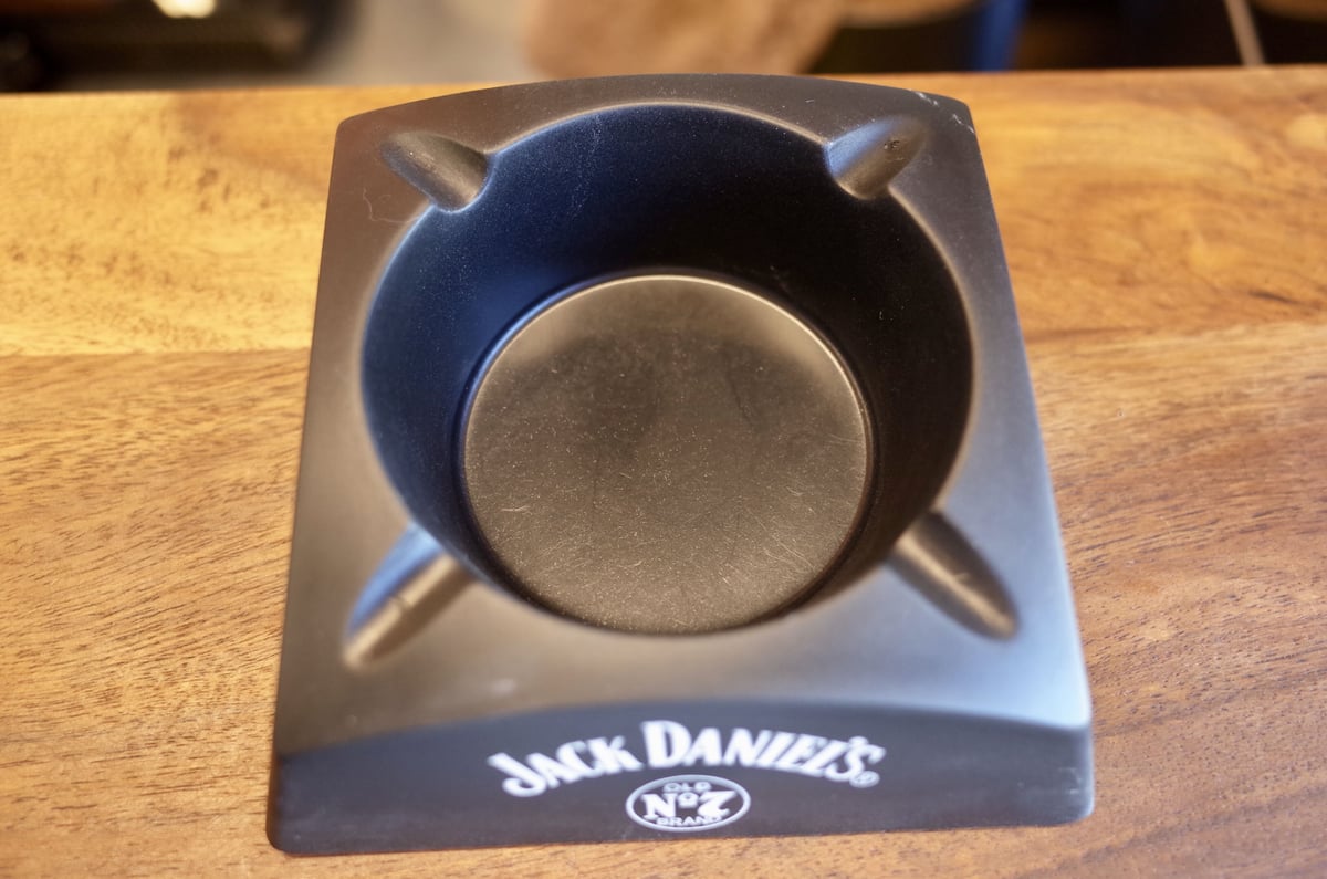 BoTT og logo ashtray 灰皿 Amazon.co.jp: Creative Drug Store Bott Red Ashtray 灰皿