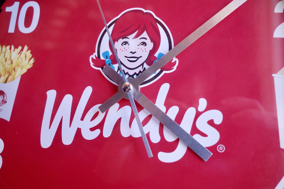 新品 Wendy's ウェンディーズ 時計 ウォールクロック 壁掛け 企業 ロゴ