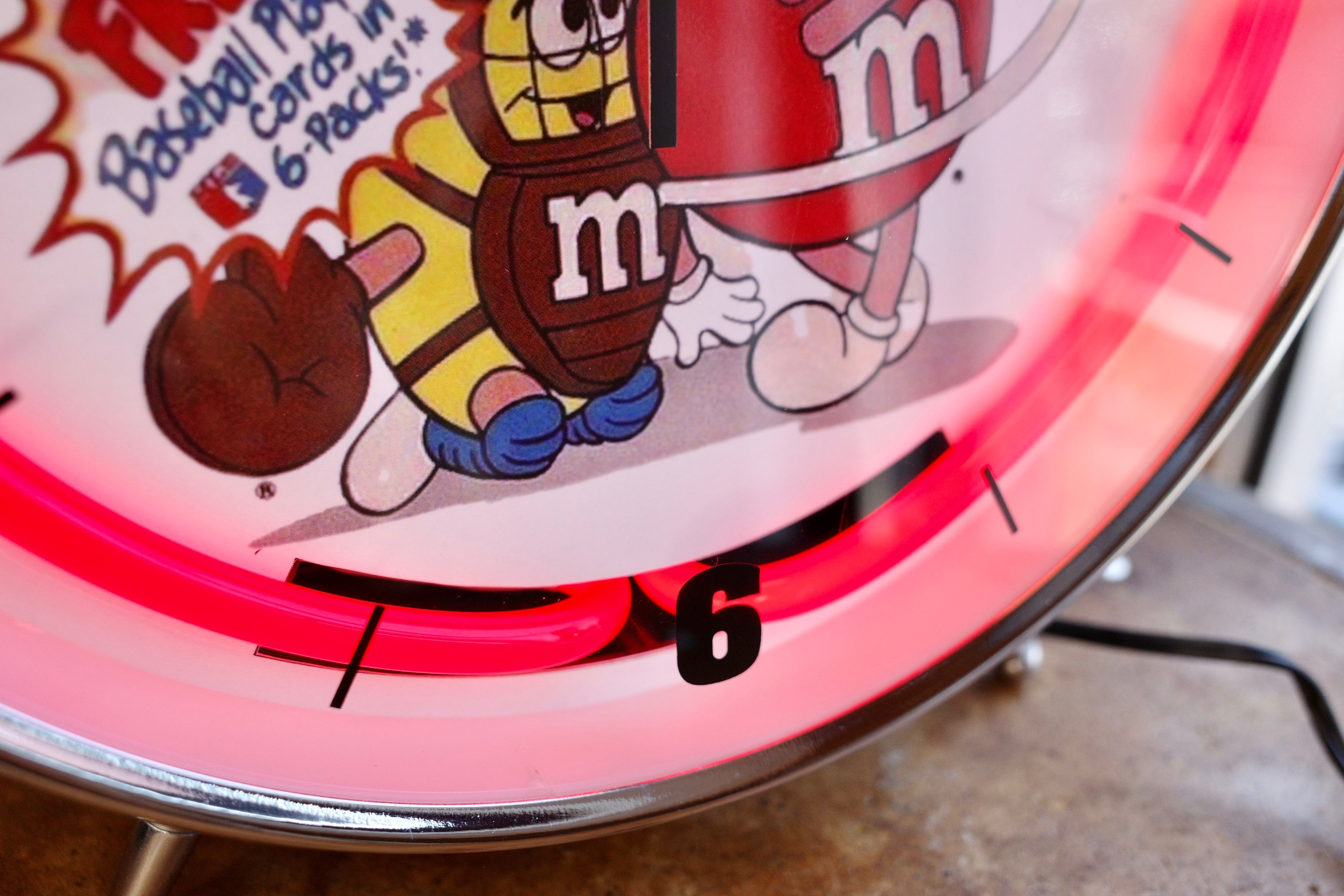 新品 M&M'S エムアンドエムズ アラームネオンクロック 目覚まし時計