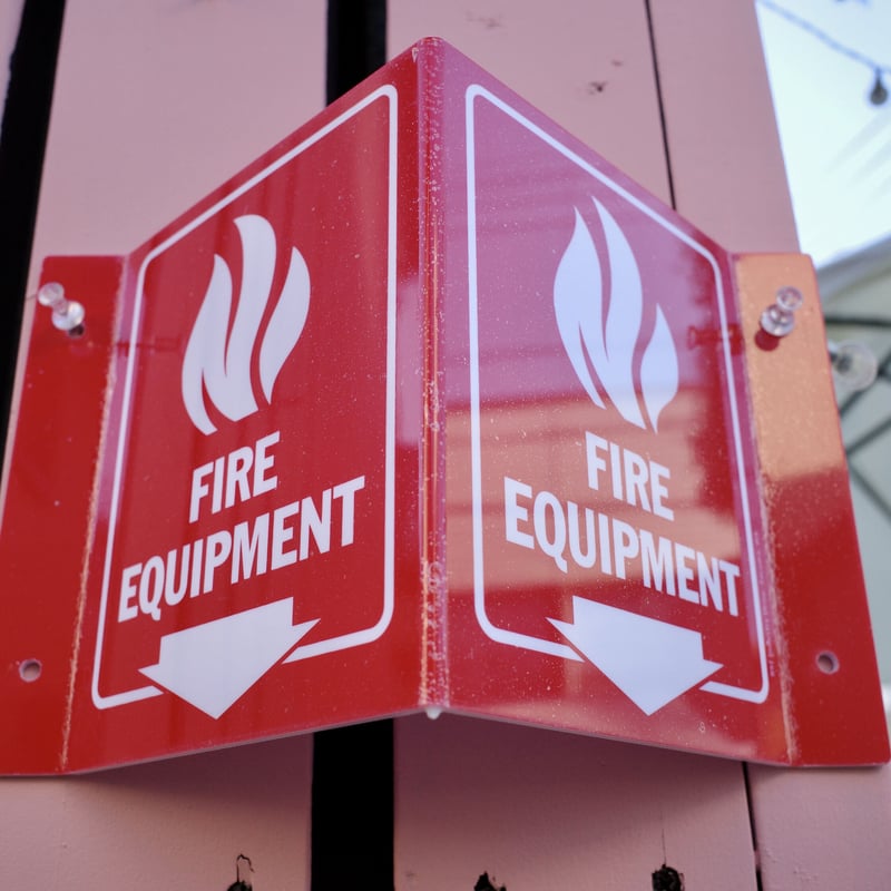 新品 FIRE EQUIPMENT 消火栓 消火器 コーナーサイン フランジサイン