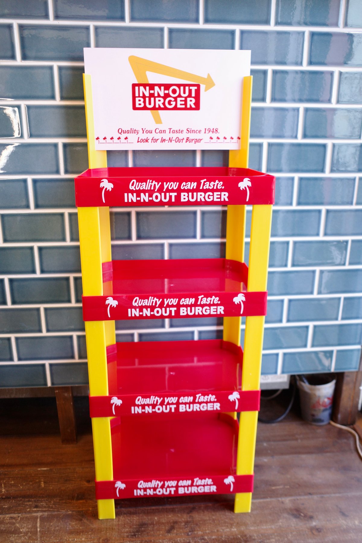 IN-N-OUT BURGER ストアディスプレイ 4段ラック IN-N-OUT BURGER ストアディスプレイ ラック 4段 アメリカ USA