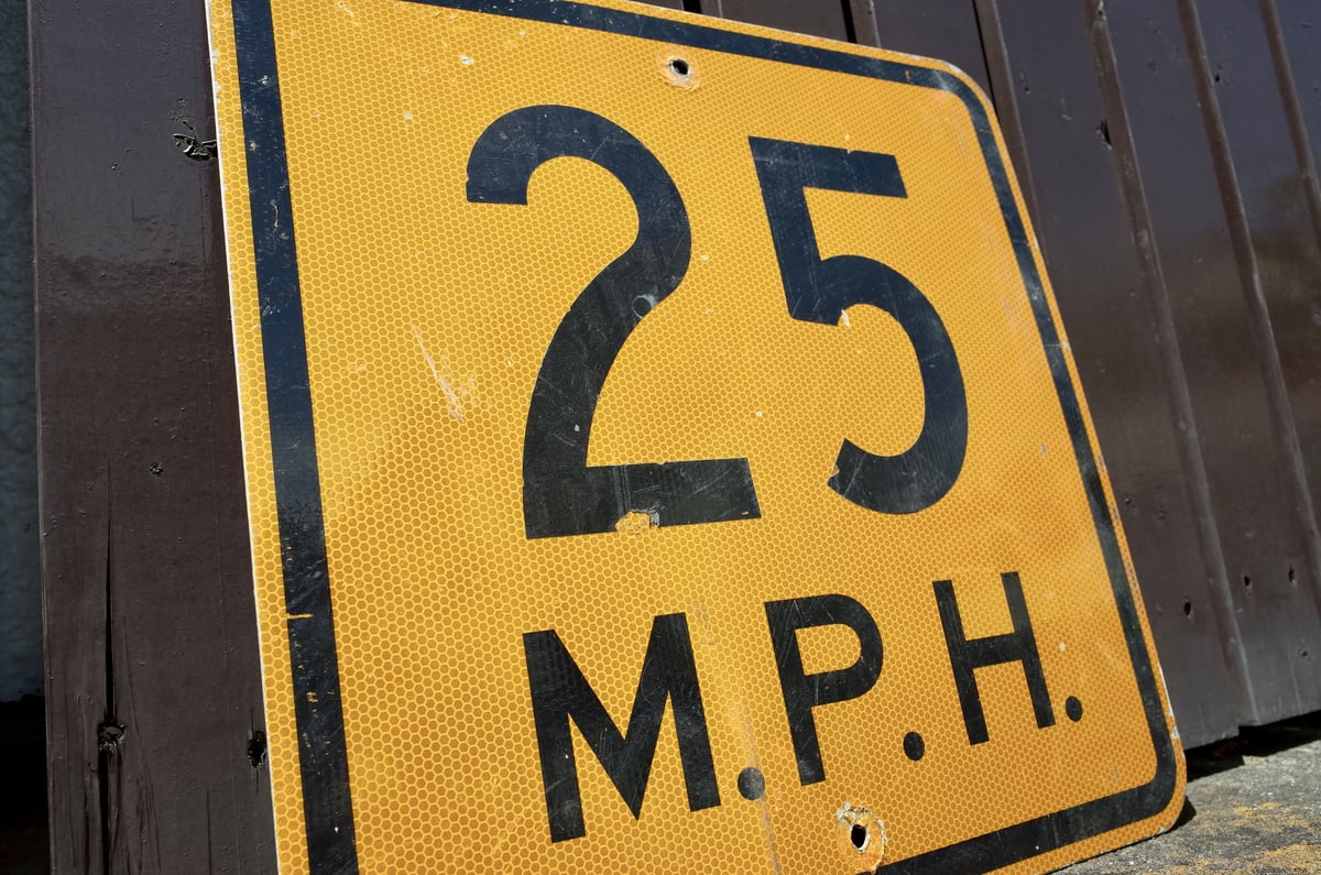 ビンテージ MILE 186マイルトラフィックサイン 看板ロードサイン　USA製 ビンテージ MILE 186マイルトラフィックサイン 看板ロードサイン USA製
