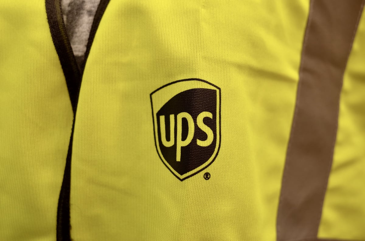 US古着 UPS リフレクター 中綿キルティング ワークベスト US古着 UPS リフレクター 中綿キルティング ワークベスト