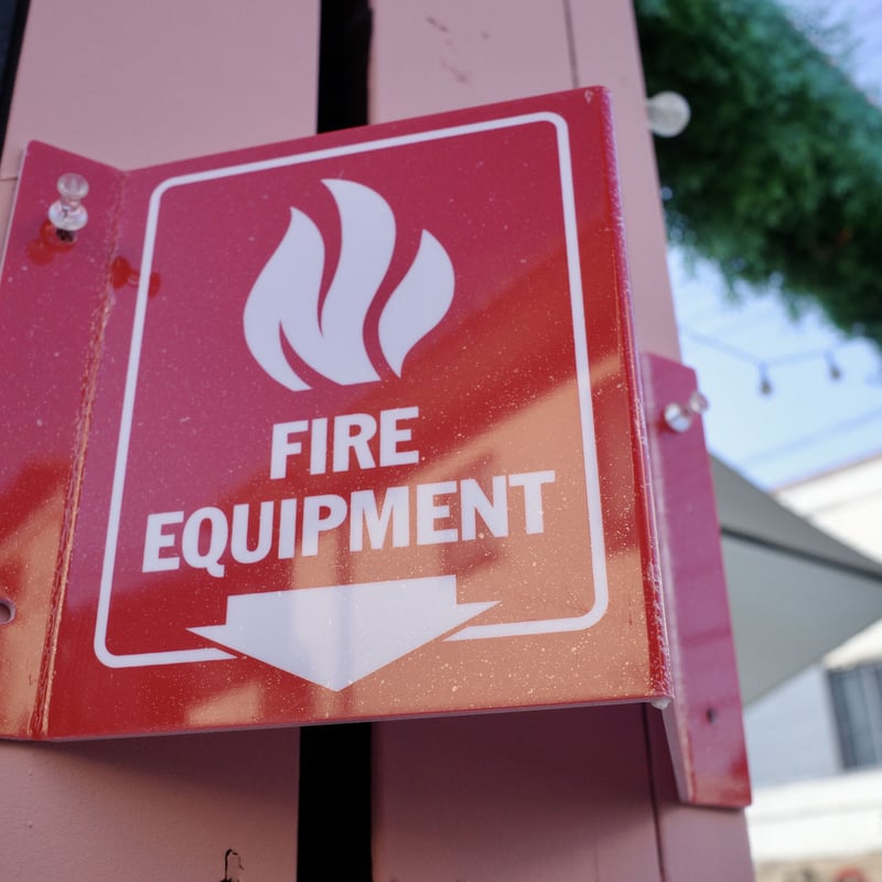新品 FIRE EQUIPMENT 消火栓 消火器 コーナーサイン フランジサイン