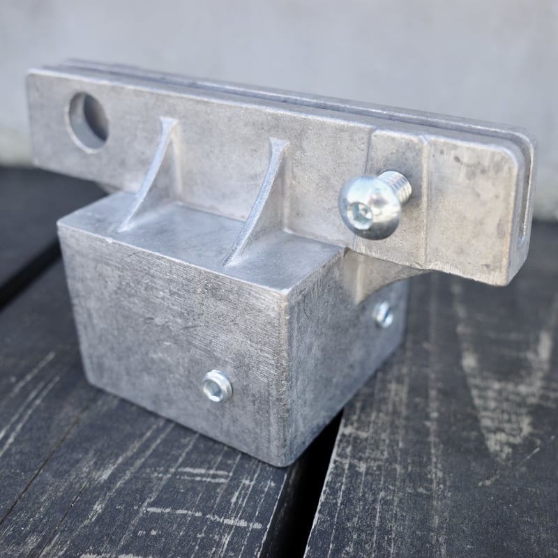 ブラッケット式サインポール ブラッケット式サインポール 大阪サインのサインポール商品の卸