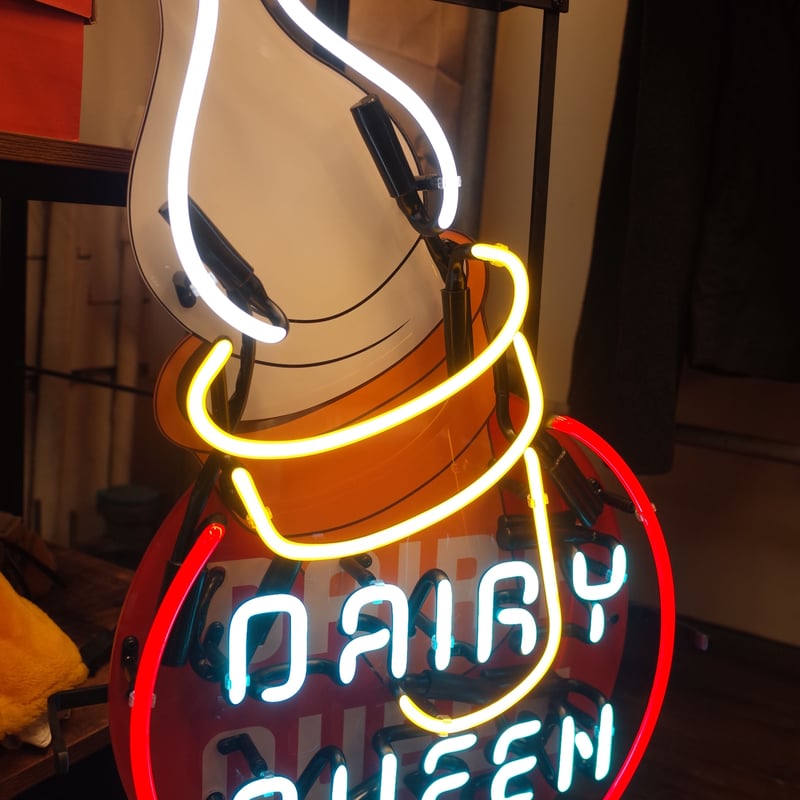 DAIRY QUEEN デイリークイーン ネオンライト 看板 NEON アメリカ DAIRY QUEEN デイリークイーン ネオンライト 看板 NEON アメリカ