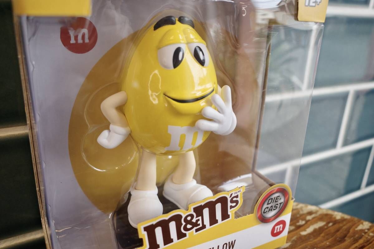 M&M's イエローフィギュア モデル番号91801 2001年製造 新品 M＆M'S
