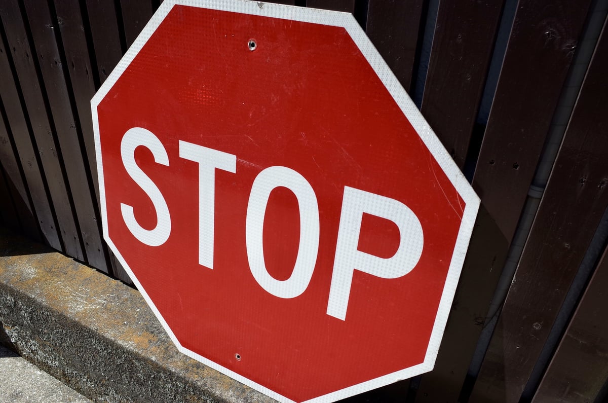 STOP ロードサイン 看板 fit=scale-down,w=1200