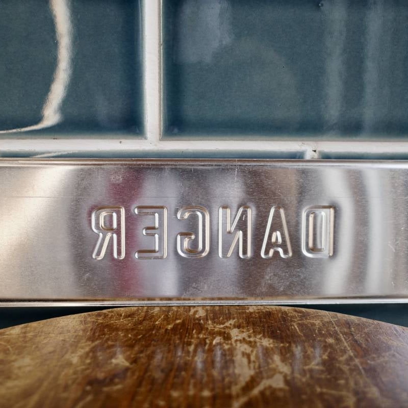 新品 DANGER PLANTS ミニプレート ユッカ サボテン メタルサイン 看板