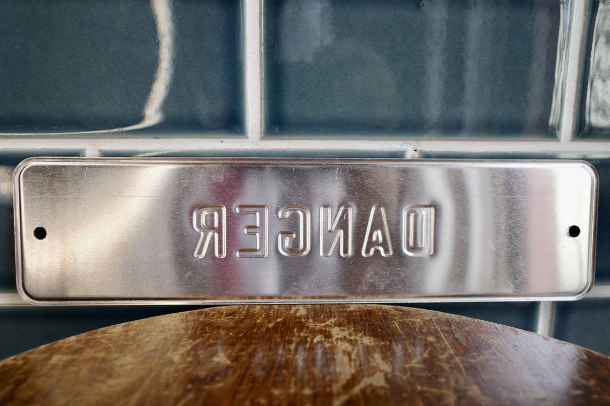 新品 DANGER PLANTS ミニプレート ユッカ サボテン メタルサイン 看板