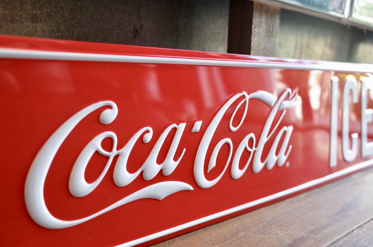 Coca Cola コカコーラ ICE COLD 看板 エンボスメタルサイン