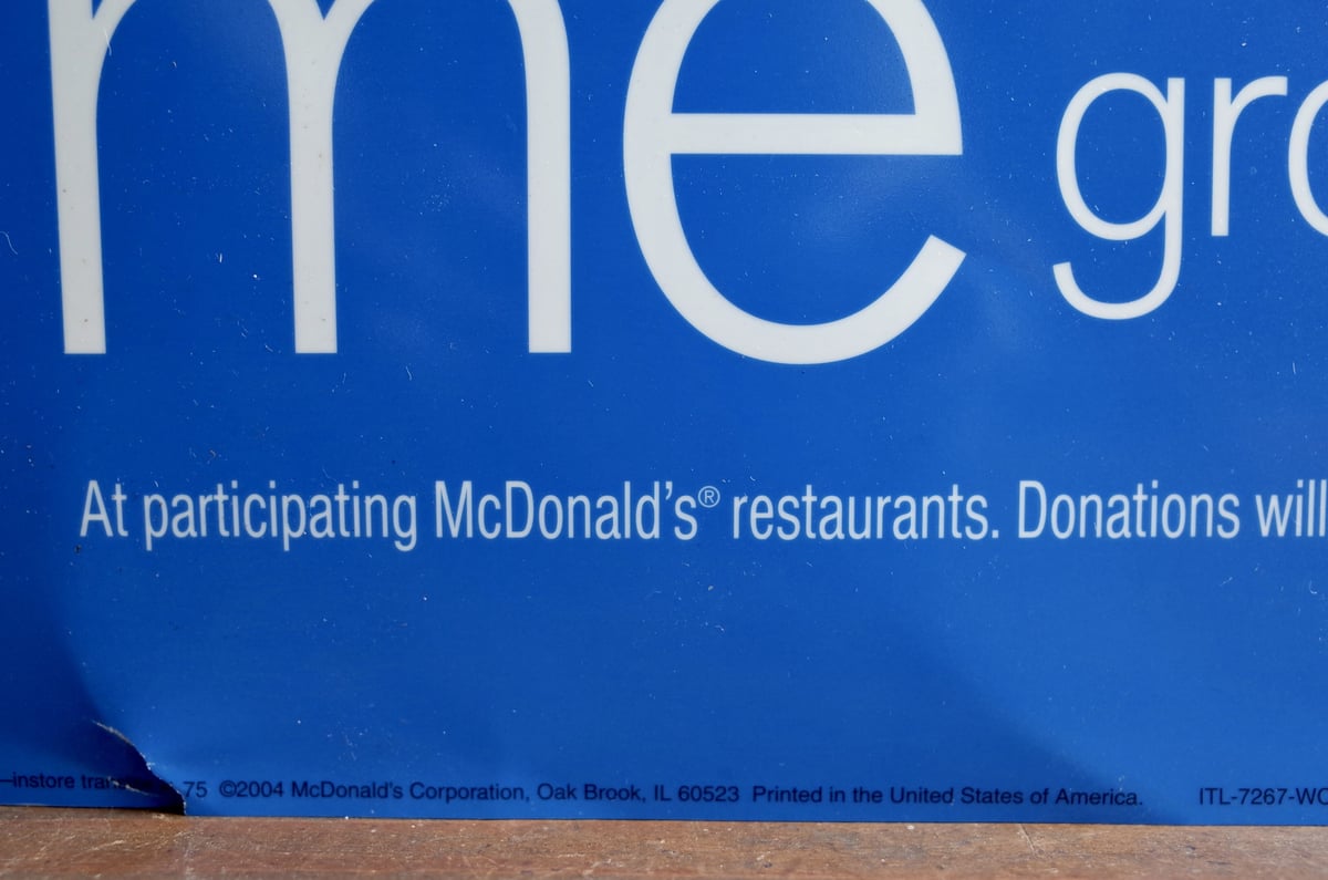 Vintage 2004 Mcdonald's マクドナルド ポスターサイン 広告 Chil