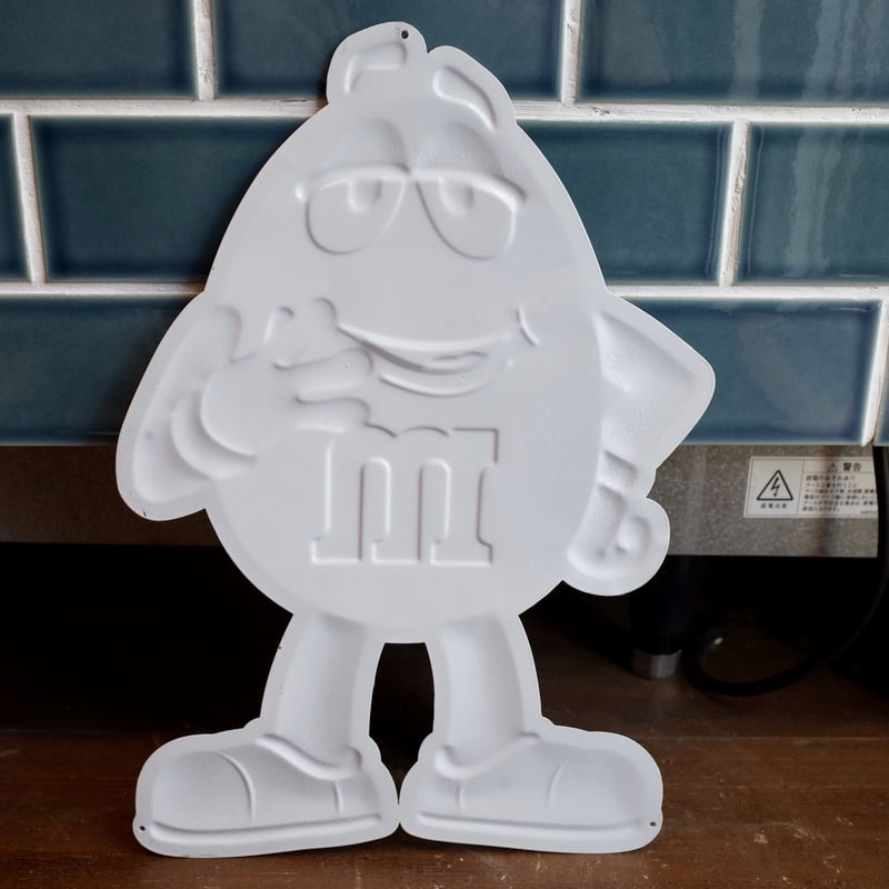 M&M's エムアンドエムズ メタルサイン エンボス 看板 YELLOW | Collect
