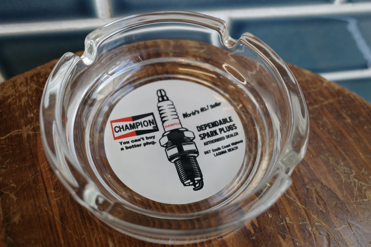 新品 CHAMPION PLUG チャンピオンプラグ ガラス 灰皿 ASHTRAY 新品 CHAMPION PLUG チャンピオンプラグ ガラス 灰皿 ASHTRAY