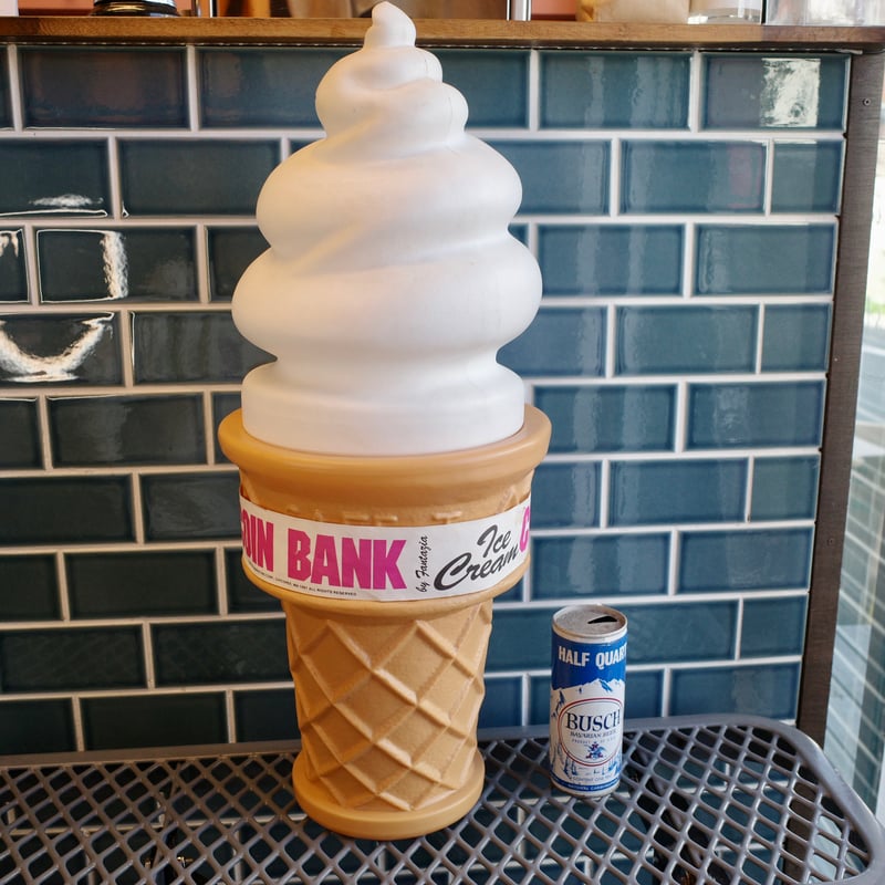 ソフトクリームオブジェ アイスクリーム 貯金箱 Soft Serve Ice Cream Cone Coin Bank・ソフトクリーム型貯金箱