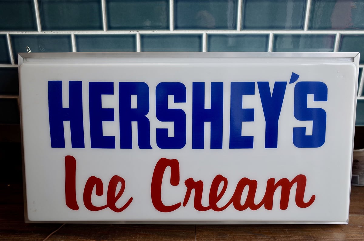 HERSHEYS ICECREAM 壁掛け時計看板 ハーシーズライトボックス HERSHEY`S ライト看板 HERSHEYS ICECREAM 壁掛け時計看板 ハーシーズ