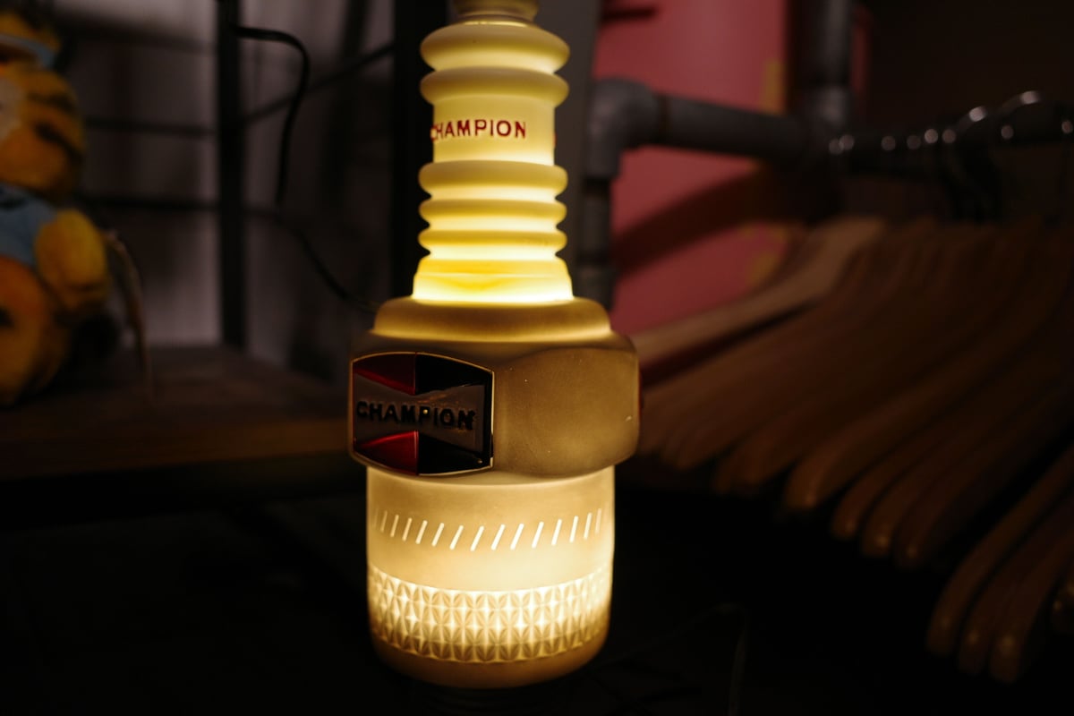 新品 Champion Plug チャンピオン プラグ LEDランプ レジンスタチュー