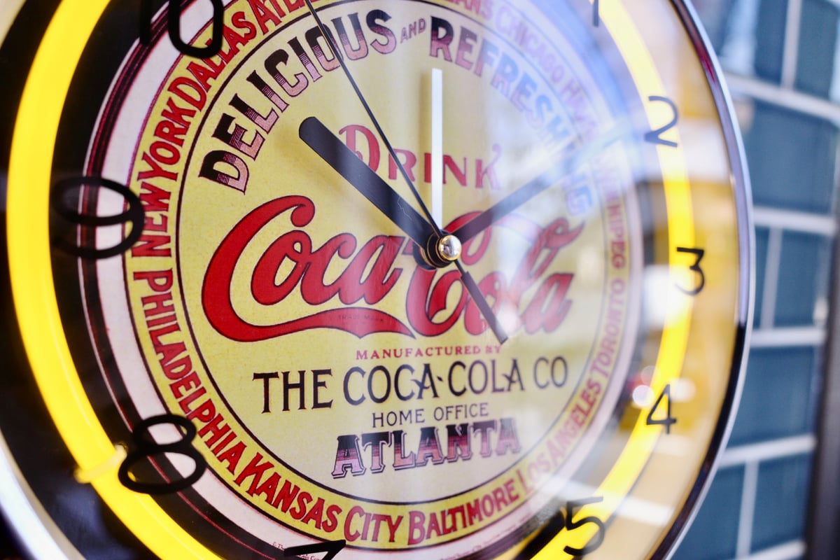 新品 Coca Cola コカコーラ ネオンクロック アラームクロック 新品 Coca Cola コカコーラ ネオンクロック アラームクロック