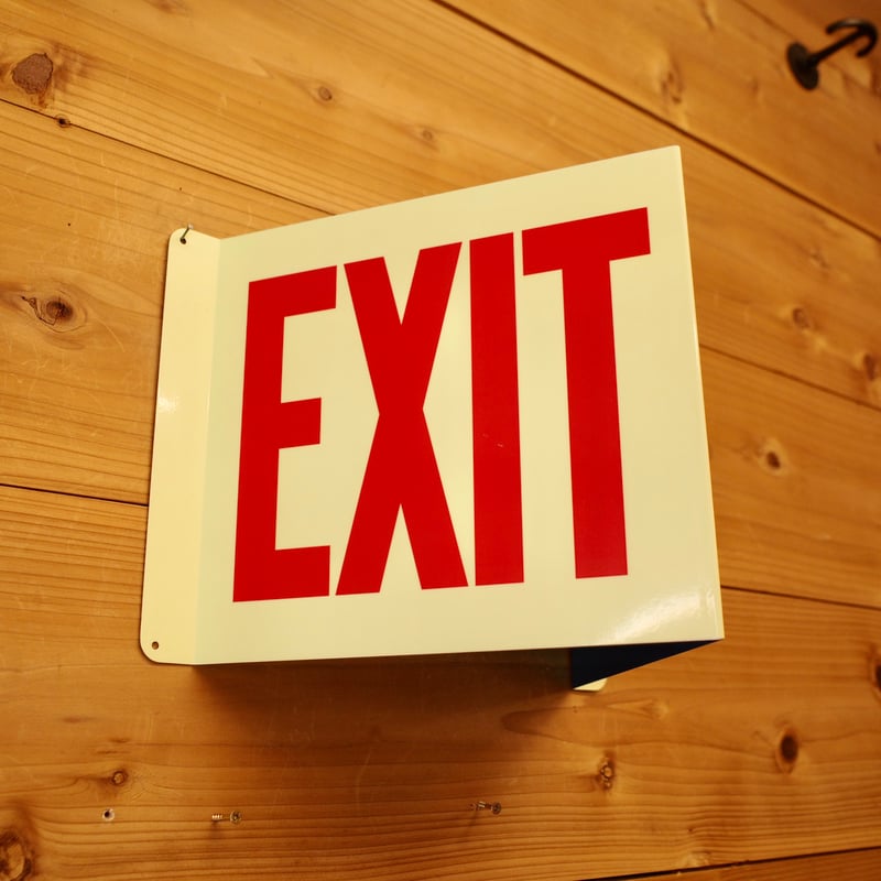 新品 EXIT 出口 コーナーサイン プロジェクトサイン メタル