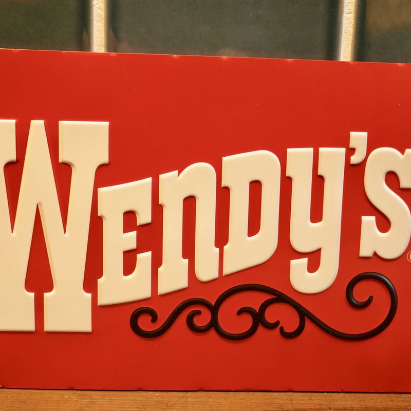 Wendy's ウェンディーズ 看板 メタルサイン エンボス アメリカ Wendy's ウェンディーズ 看板 メタルサイン エンボス アメリカ