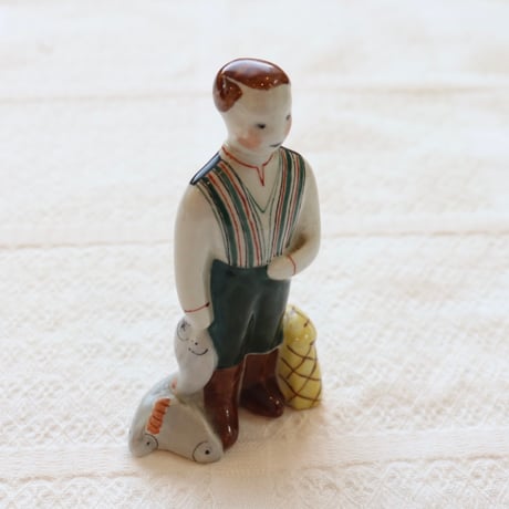 arabia fishing boy figurine