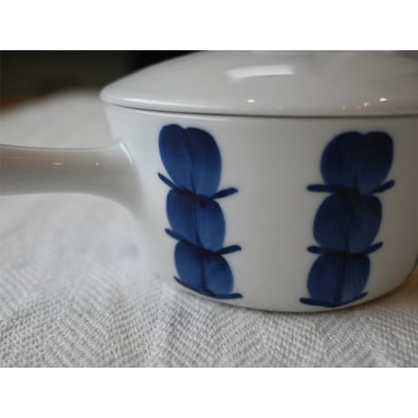 Lyngby porcelain saucepan with a lid