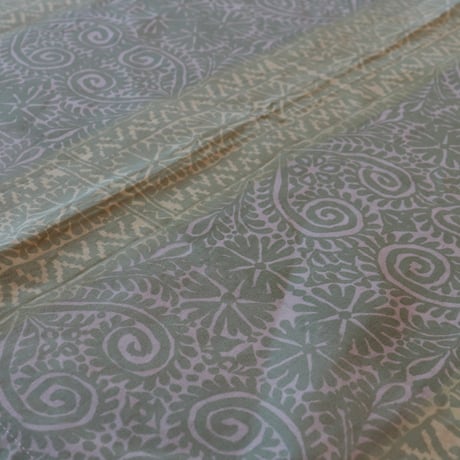 Marimikko 'Tulipunainen' textile green 51cm x 137cm