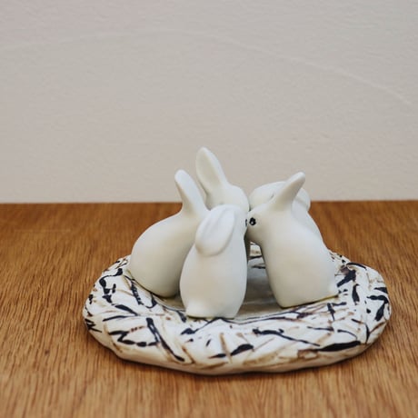 Heljä Liukko-Sundström  Figure Bunnies in the nest
