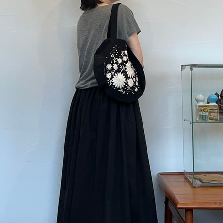 raha flower embroidery maru-bag