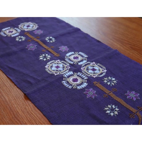 Sweden embroidery table runner