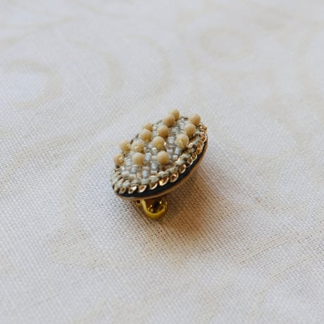 tamas こんばんは mini brooch