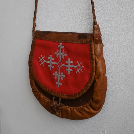 vintage saami shoulder bag with embroidery