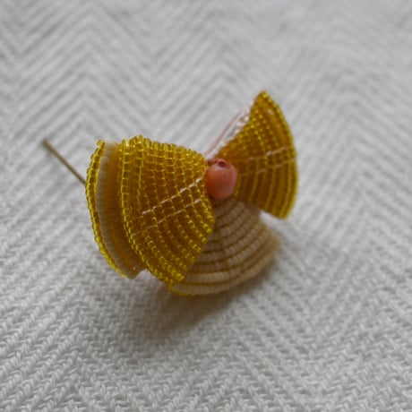 tamas sony  brooch yellow