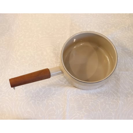 Arabia Finel casserole dish with lid beige