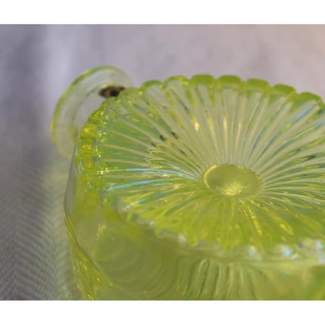 Riihimaen Lasi 'Aurinkopullo' vase 1/4 yellow