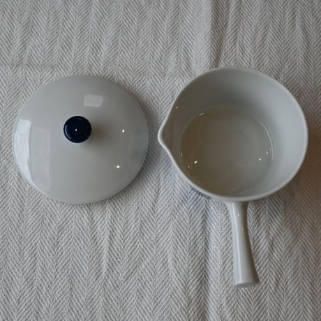 Lyngby porcelain saucepan with a lid