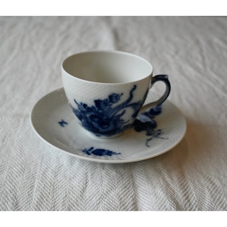 Royal Copenhagen blue flower coffee c/s (curved)